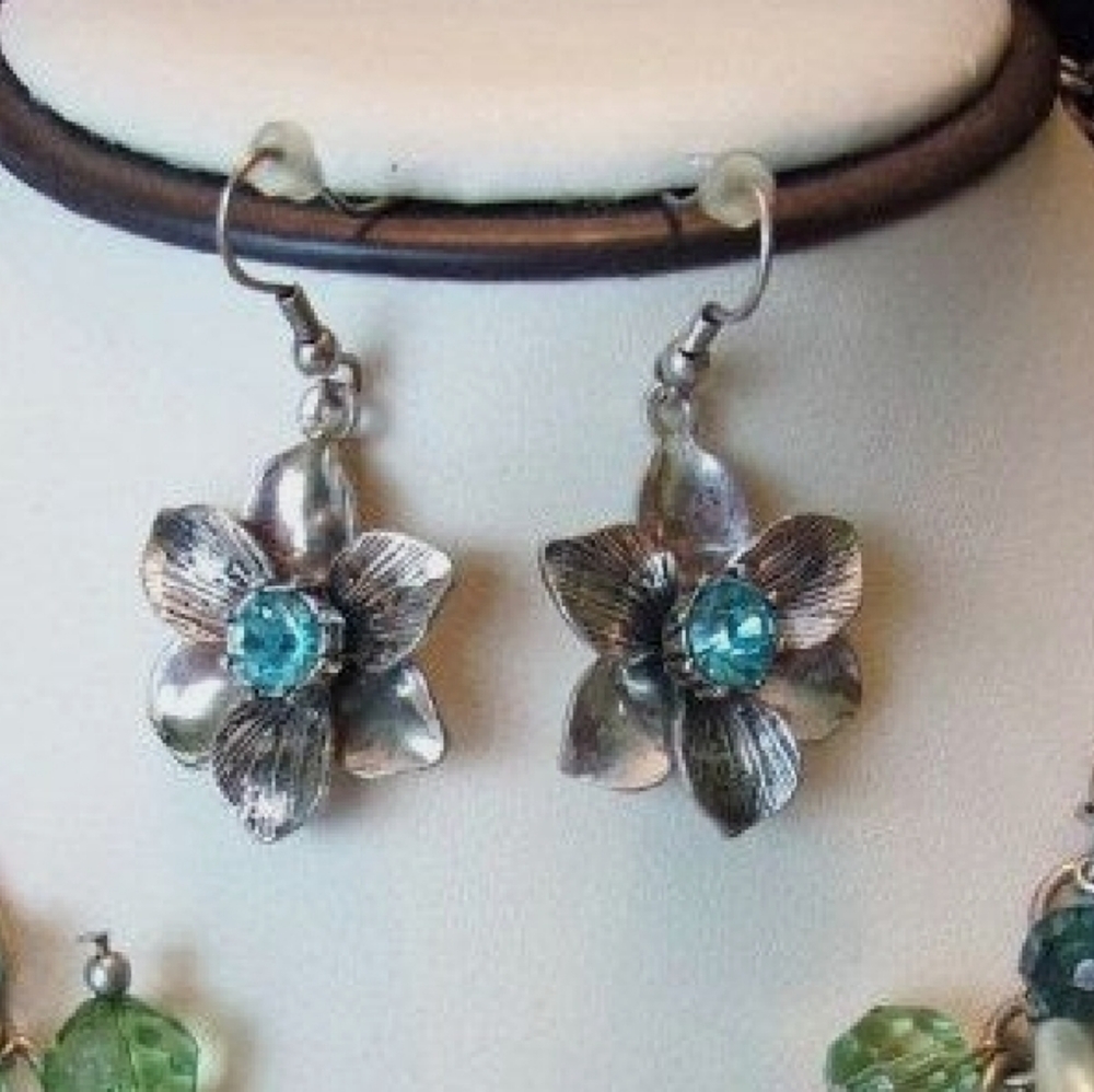 Premier Designs Garden Gate Earrings